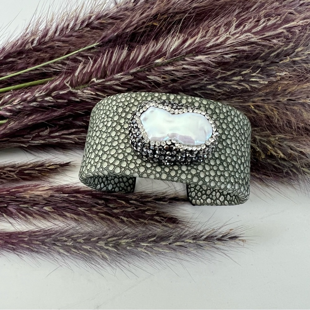 Green Gray Sting Ray Leather w Baroque Pearls Rhinestone Boho Cuff Bracelet NWT